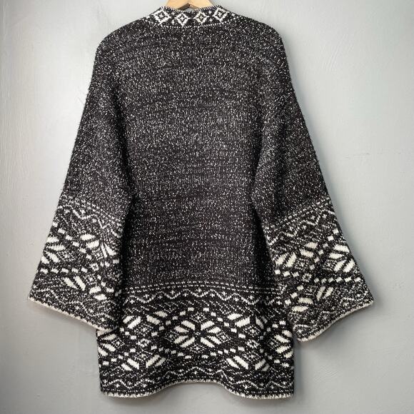 Cupcakes & Cashmere Sweater Size M Chunky Black White Open Front Cardigan Aztec - Picture 4 of 9